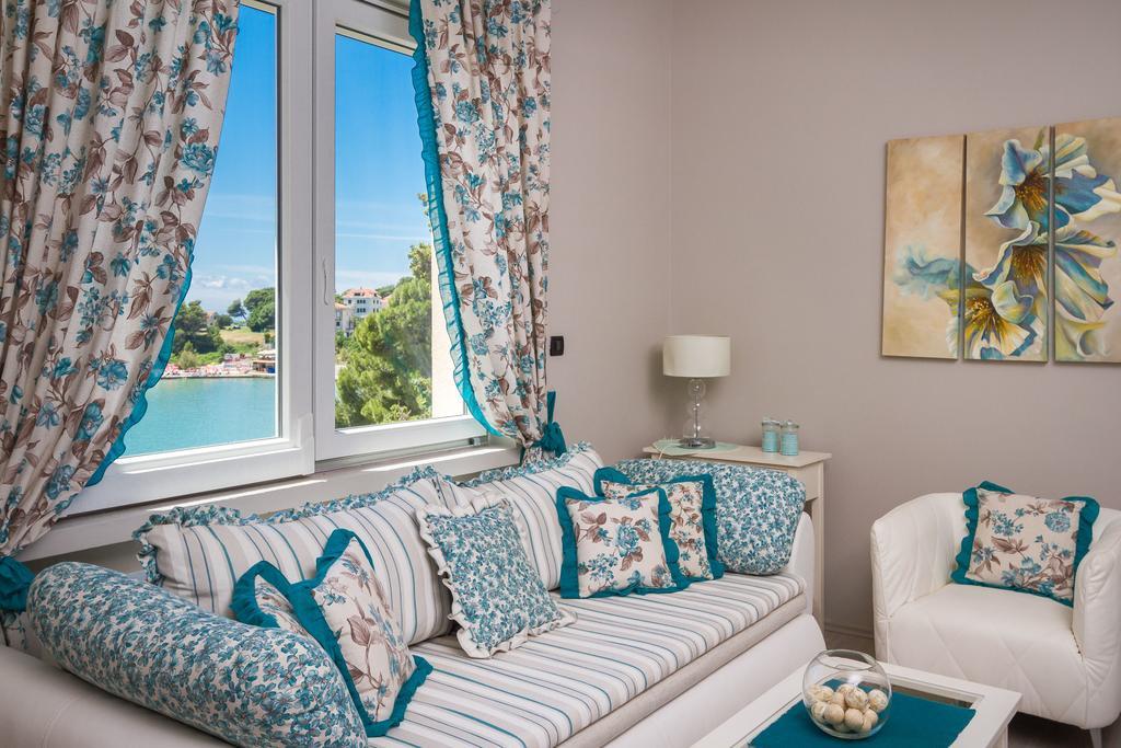 Apartments Suzy Split Eksteriør billede